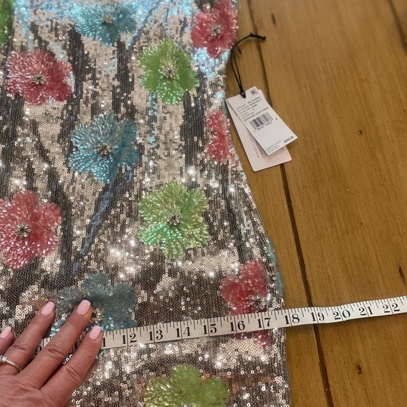 Liv Foster Women Sequined Beaded Formal Midi Sheath New Size 6 stunning stretch - Picture 9 of 17